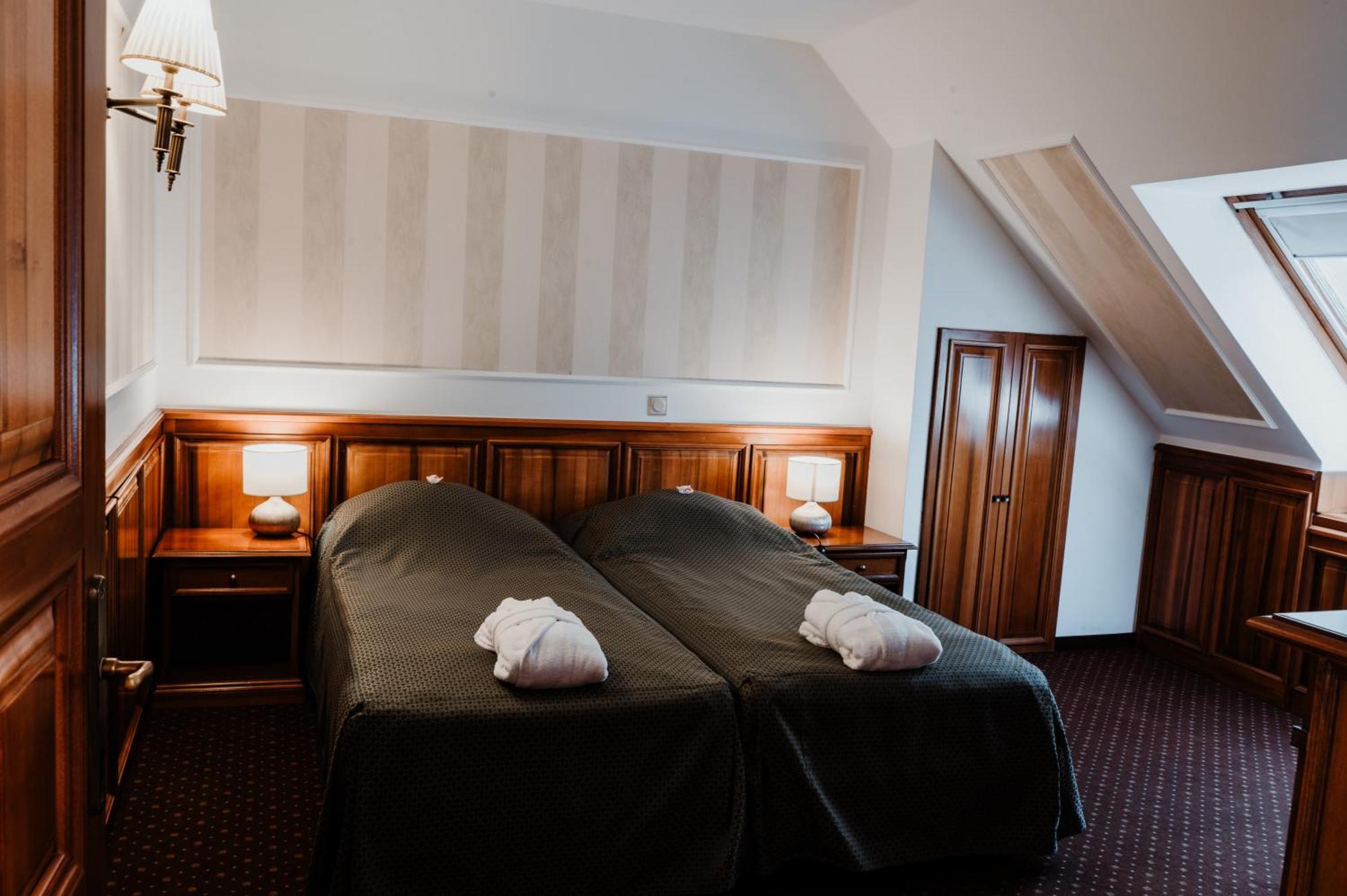 Kastelyhotel Sasvar Resort Parádsasvár Eksteriør bilde