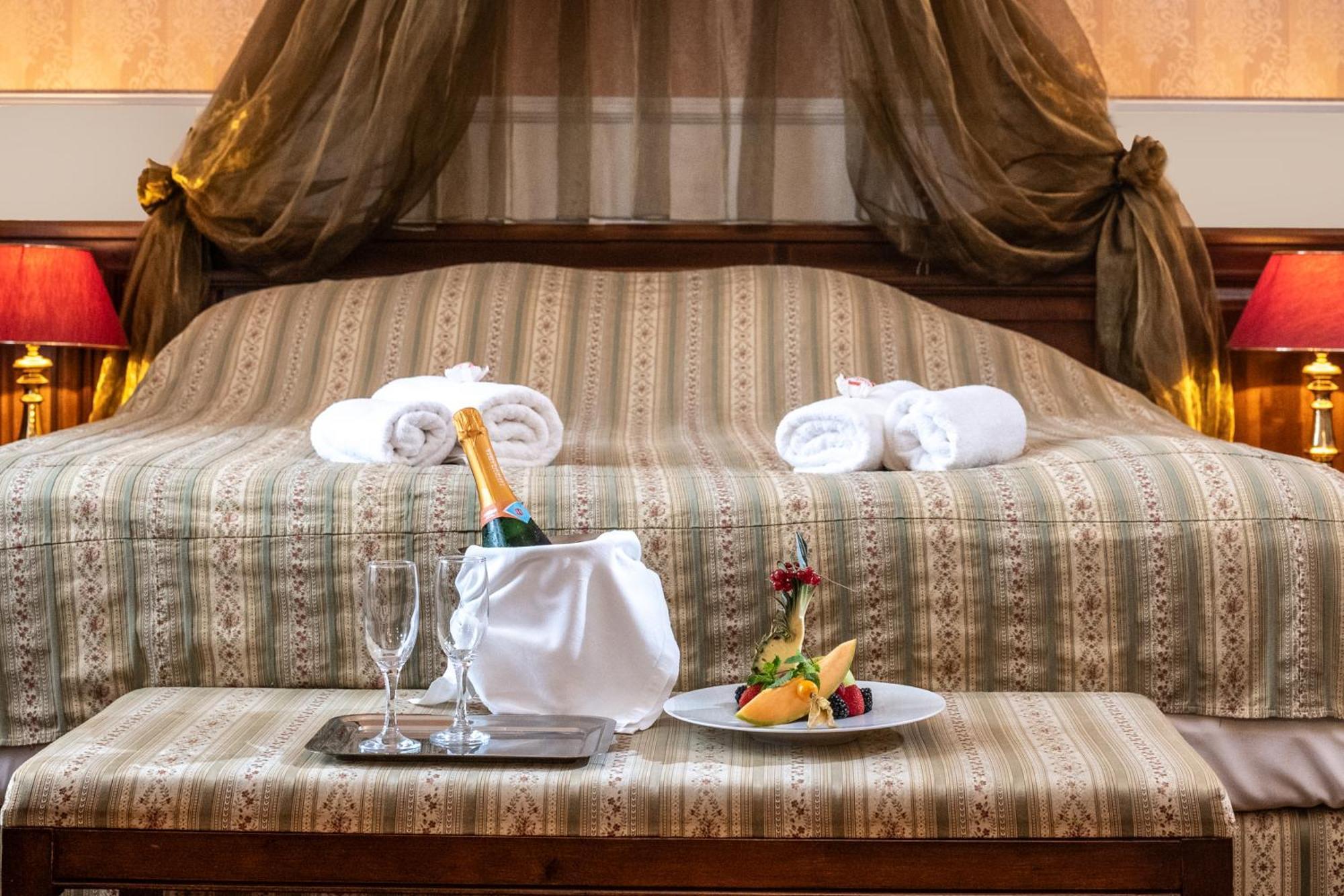 Kastelyhotel Sasvar Resort Parádsasvár Eksteriør bilde