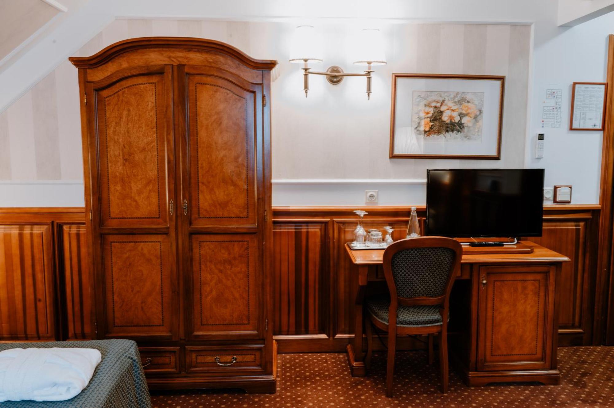 Kastelyhotel Sasvar Resort Parádsasvár Eksteriør bilde